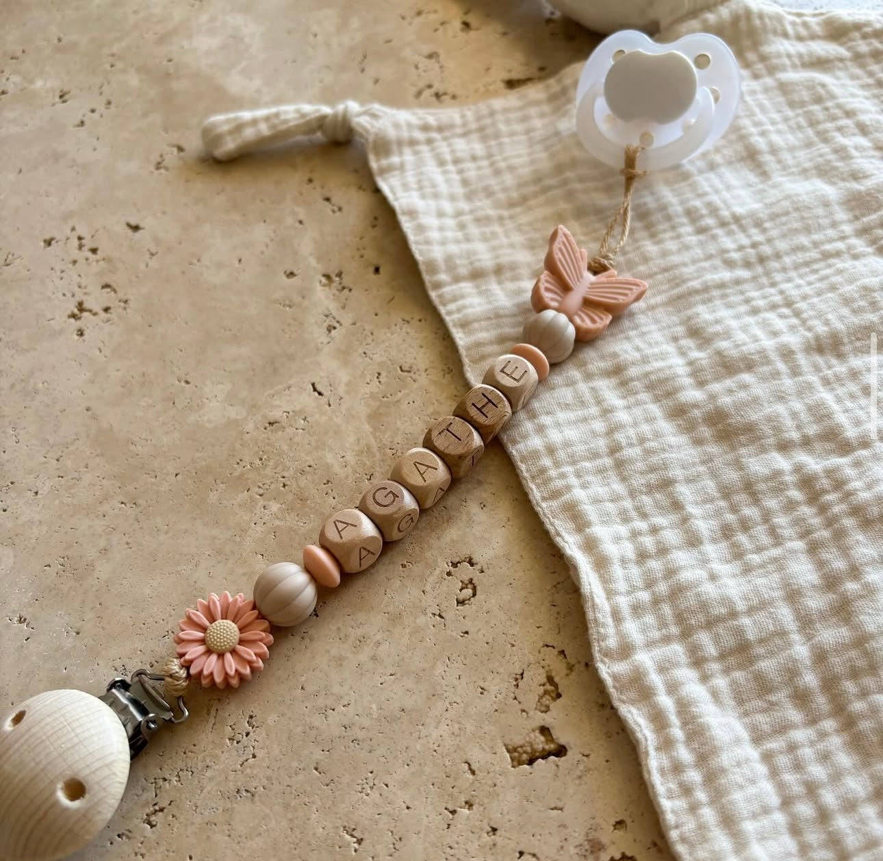 Attache-tétine AGATHE