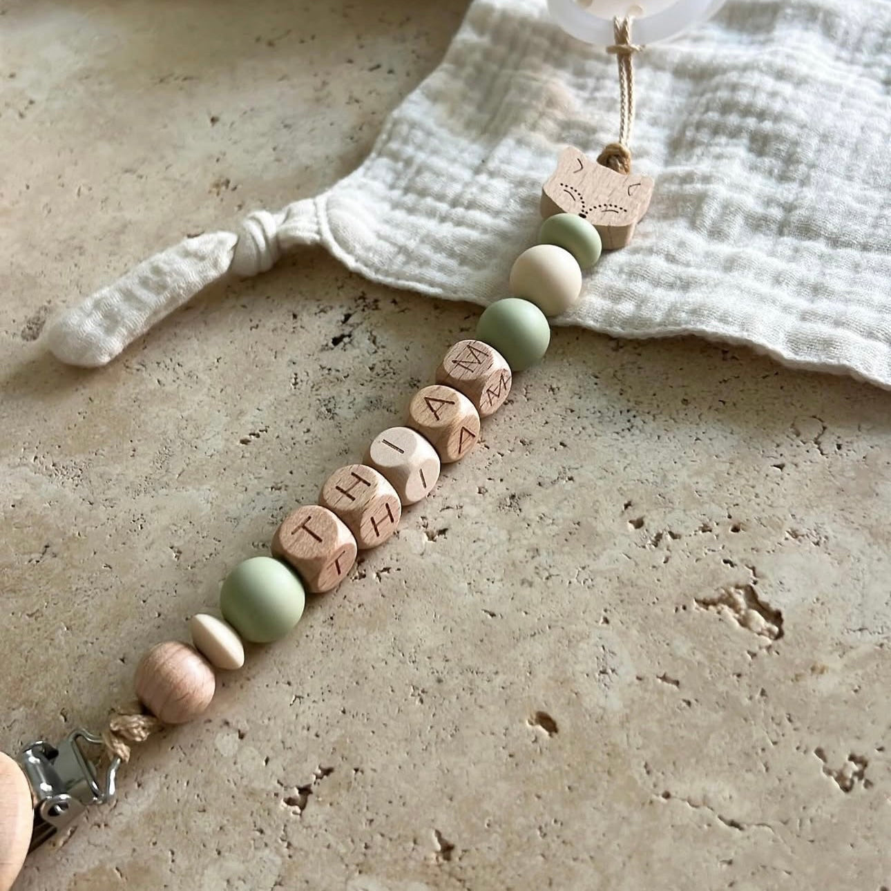 Attache-tétine THIAM