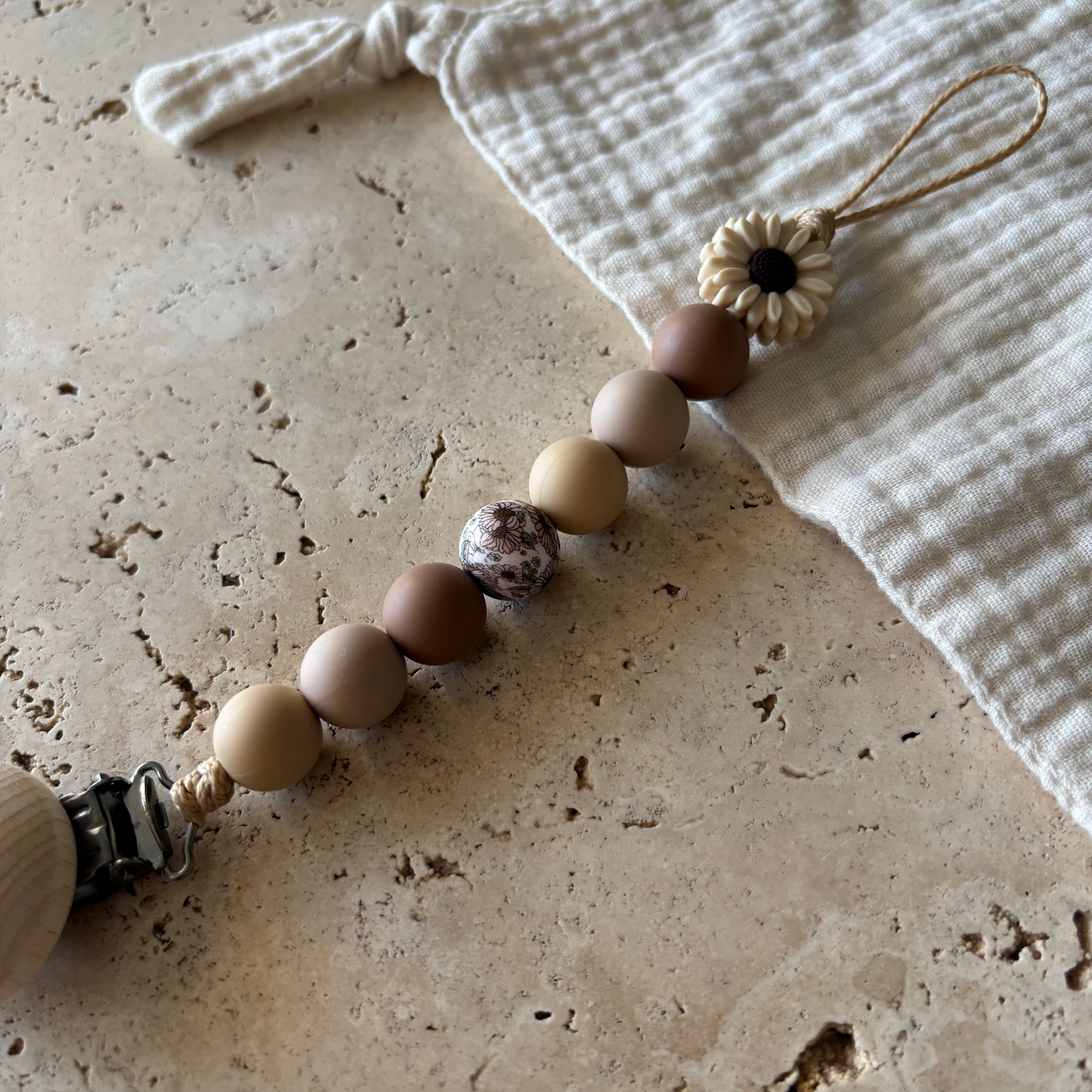 Attache-tétine BRUNE